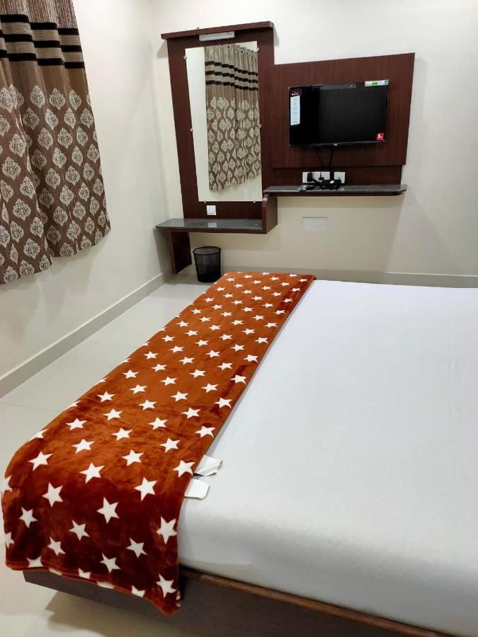 Hotel Sri Krishna Residency Eluru Exterior foto